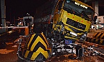 Xe tải tông sập Trạm thu phí Trung Lương - TP. Hồ Chí Minh