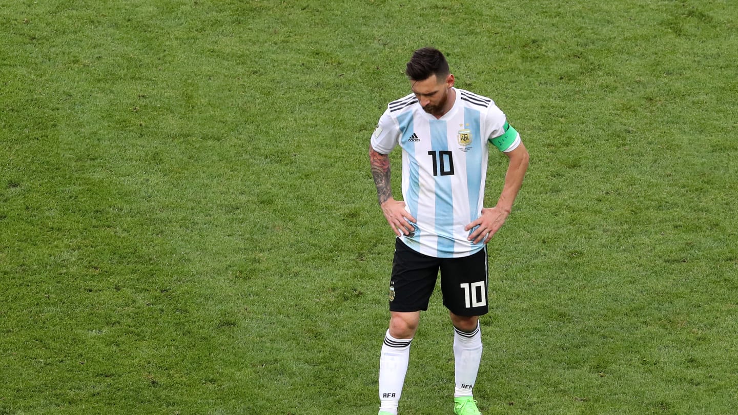 Messi đã không còn đủ sức để dẫn dắt lối chơi của Argentina. Ảnh: Getty Images
