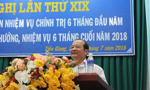 Đồng chí Trần Thanh Đức, Phó Chủ tịch UBND tỉnh phát biểu tại hội nghị