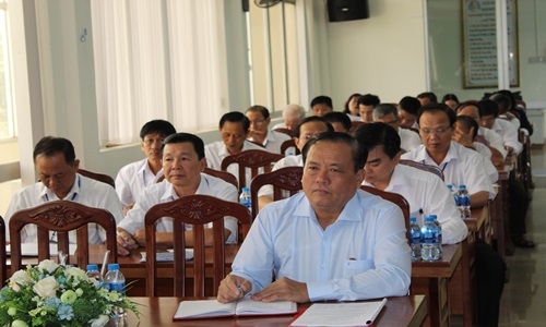 Phó Chủ tịch UBND tỉnh Lê Văn Nghĩa tham dự hội nghị