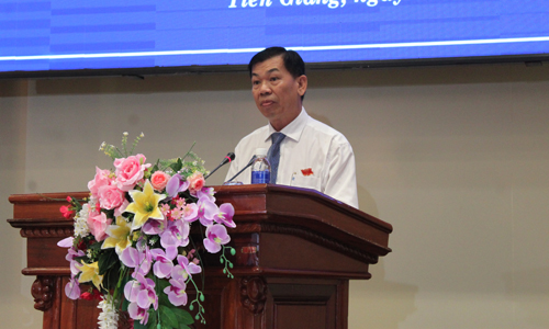 Giám đốc Sở NN-PTNT Nguyễn Văn Mẫn giải trình. 