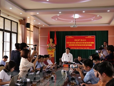 Ông Mai Văn Trinh, Cục trưởng Cục Khảo thí và Kiểm định chất lượng, Bộ GD&ĐT trả lời họp báo - Ảnh: TTXVN