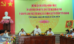 Prime Minister Nguyen Xuan Phuc works with the Tien Giang province