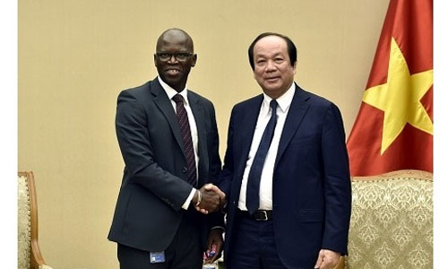 Minister - Head of the Government Office Mai Tien Dung and WB Country Director to Vietnam Ousmane Dione. (Photo: VGP)