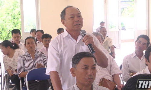Voter petitioned for concerned issues. Photo: thtg.vn