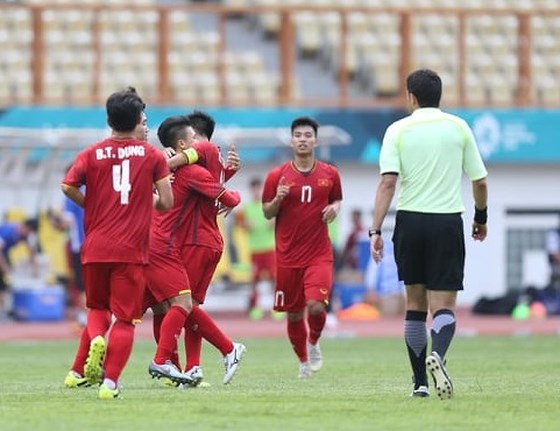 Olympic Việt Nam đã có khởi đầu tốt ở ASIAD 2018 sau khi đánh bại Olympic Pakistan với tỷ số 3-0. Ảnh: SGGP