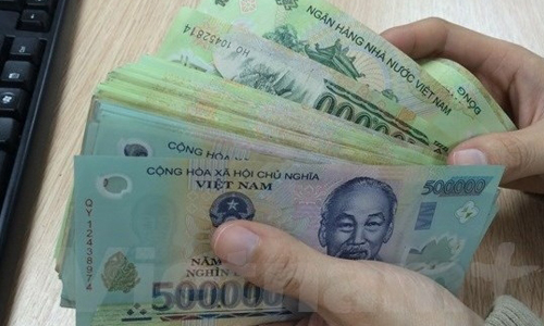  The 2019 regional minimum wage will be increased by 5.3% on average. (Photo: VN+)