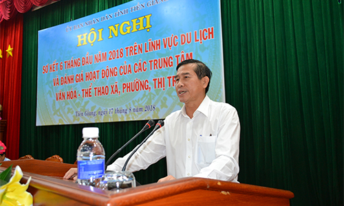 Phó Bí thư Tỉnh ủy, Chủ tịch UBND tỉnh Lê Văn Hưởng đến dự và chỉ đạo hội nghị.