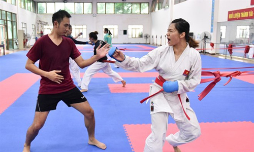 Nguyen Thi Ngoan (right) is one of the best hopes for Vietnam in martial arts (Photo: zing.vn)