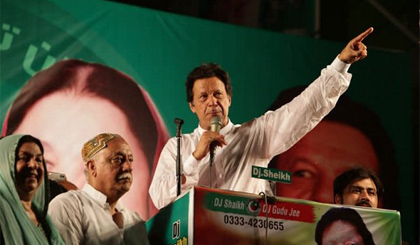 Imran Khan, chính trị gia Pakistan, đang tìm cứu trợ từ IMF.