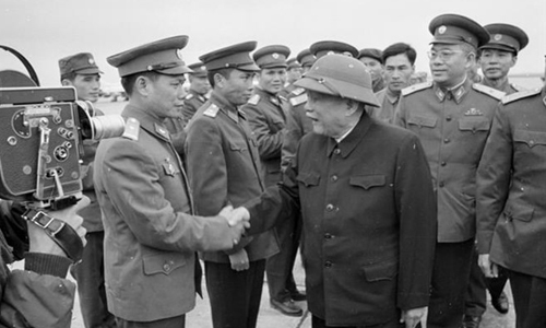  Ton Duc Thang (R) is the first president of the reunified Socialist Republic of Vietnam from 1976 - 1980 (Photo: VNA)