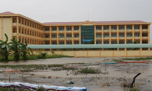 Trường THCS Phan Văn Ba, huyện Cái Bè được đầu tư xây mới với kinh phí 25 tỷ đồng. 