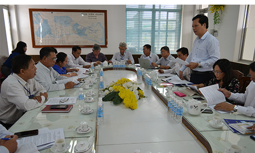 At the working session. Photo: HOAI THU