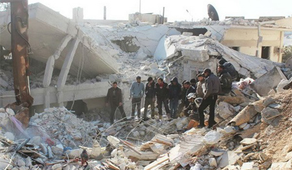 Cảnh đổ nát ở Syria sau các cuộc không kích. Nguồn: AP
