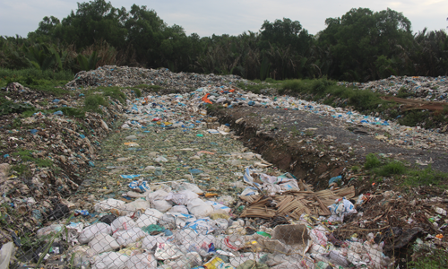 Huyện Tân Phú Đông đang nỗ lực xử lý các vấn đề phát sinh từ bãi rác của huyện.