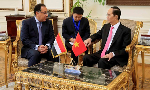 President Tran Dai Quang (R) and Egyptian Prime Minister Mostafa Madbouly (Photo: VNA)