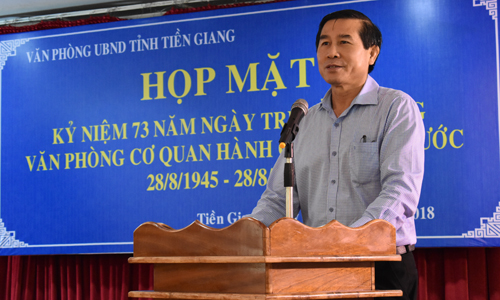 Đồng chí Lê Văn Hưởng, phát biểu tại buổi họp mặt