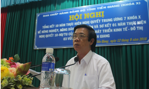 Bí thư Tỉnh ủy Nguyễn Văn Danh phát biểu tại hội nghị.