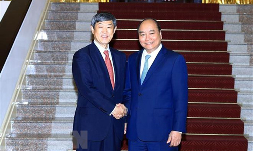 Prime Minister Nguyen Xuan Phuc (right) and Shinichi Kitaoka, President of the Japan International Cooperation Agency (JICA). (Photo: VNA)