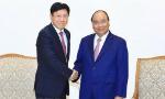 PM Nguyen Xuan Phuc welcomes foreign investors