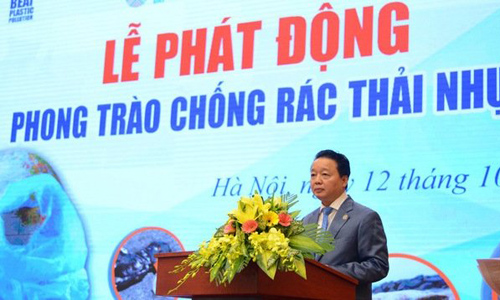 Minister of Natural Resources and Environment Tran Hong Ha speaking at the launching ceremony (Photo: toquoc.vn)