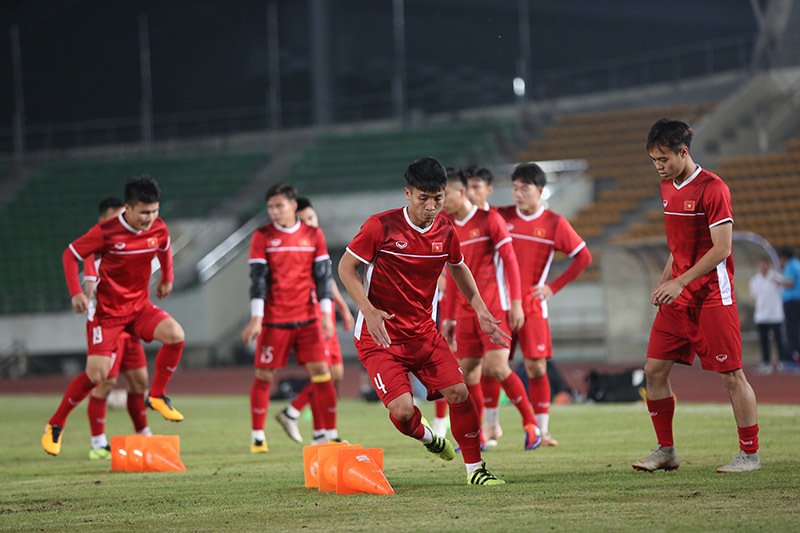 Các cầu thủ Đội tuyển Việt Nam tập luyện chuẩn bị cho trận đấu gặp Đội tuyển Lào. Ảnh: Vietnamnet.vn