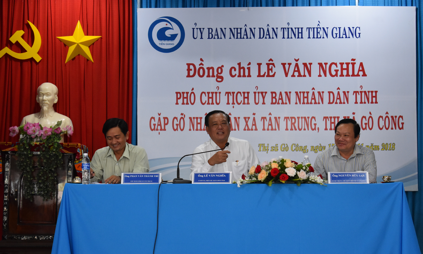 Phó Chủ tịch UBND tỉnh Lê Văn Nghĩa phát biểu tại buổi gặp gỡ nhân dân xã Tân Trung
