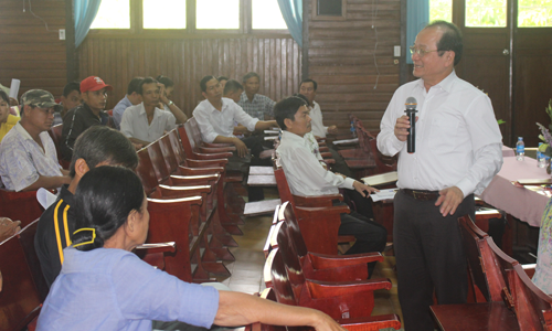 Phó Chủ tịch UBND tỉnh Trần Thanh Đức phát biểu tại buổi gặp gỡ.