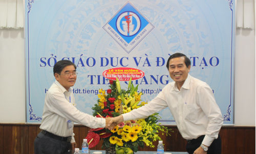 Deputy Secretary of the Tien Giang provincial Party Committee, Chairman of the Provincial People's Committee Le Van Huong