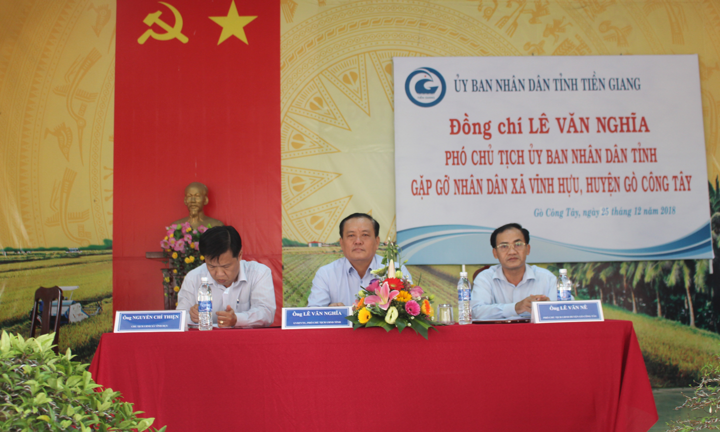 Đồng chí Lê Văn Nghĩa phát biểu ý kiến tại buổi gặp gỡ.