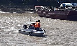 Chìm sà lan tại cống Xuân Hòa, 3 người mất tích