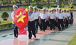 Đoàn công tác Vùng 2 Hải quân viếng Nghĩa trang Hàng Dương