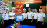 The delegation of the Naval Zone 2 presented gift of the platform DK1/10