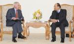PM Nguyen Xuan Phuc receives former first US Ambassador