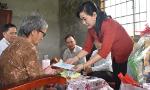 Leaders of Tien Giang province visits and presents Tet gifts to poor and beneficial families