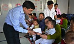 Đoàn ĐBQH tỉnh Tiền Giang thăm, tặng quà tết trẻ em khuyết tật