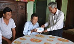 Trưởng Ban Dân vận Tỉnh ủy Trần Long Thôn thăm, tặng quà tết