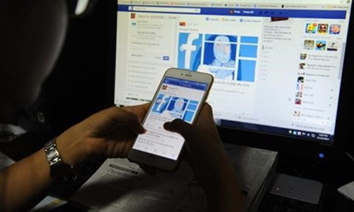 Cyber bullying is increasing among Vietnamese students.(Photo: laodong.vn)