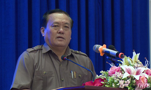 Deputy Chairman of the Tien Giang provincial People's Committee Le Van Nghia speaks at the conference. Photo: thtg.vn