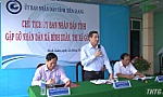 Leaders of the Tien Giang provincial People's Committee meet people about PAPI index