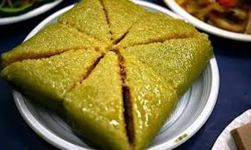Banh chung - a must-have during Tet (Source: Internet)  