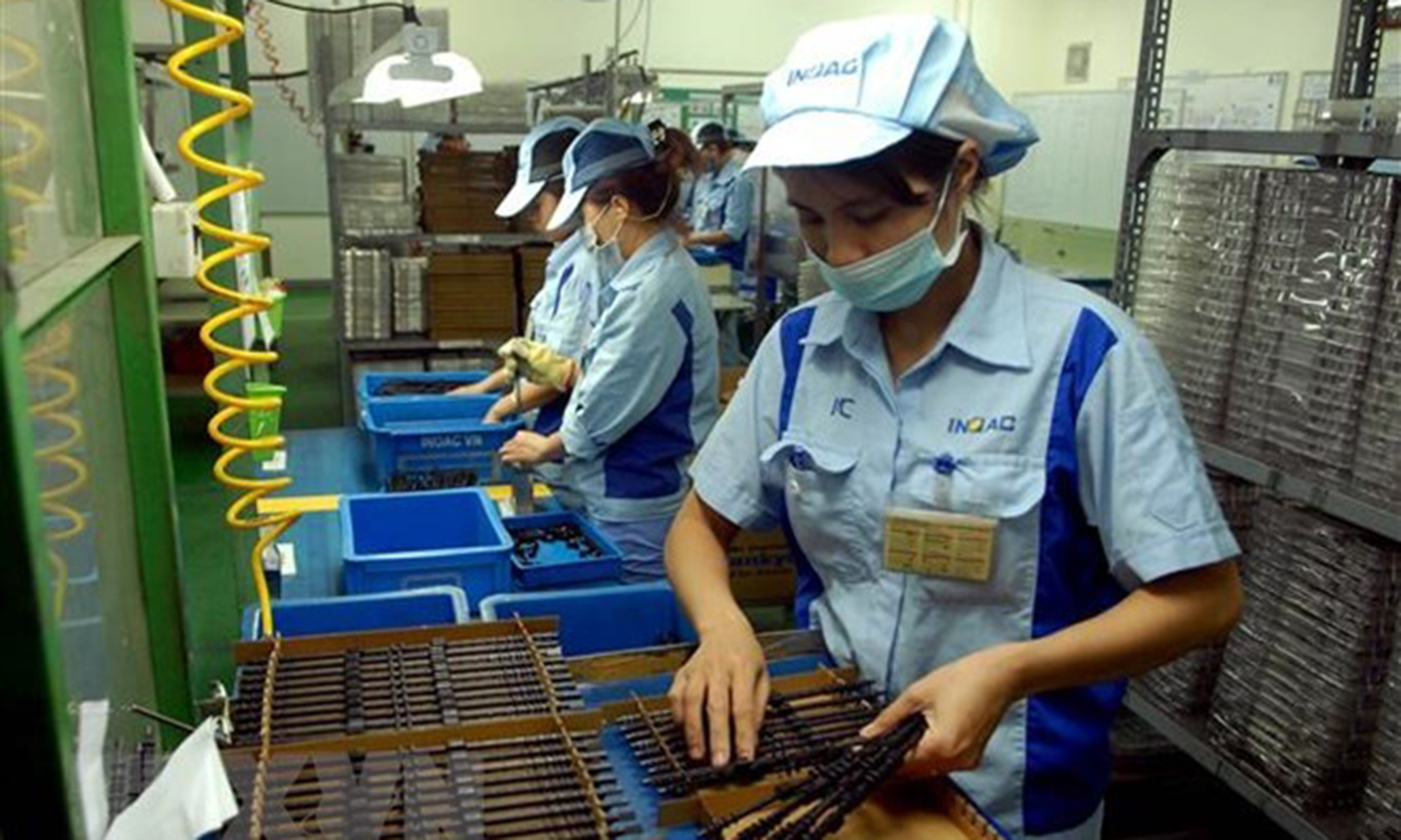 An electronic component factory of the Japanese-invested INOAC Vietnam JSC in Quang Minh Industrial Park of Hanoi (Photo: VNA)