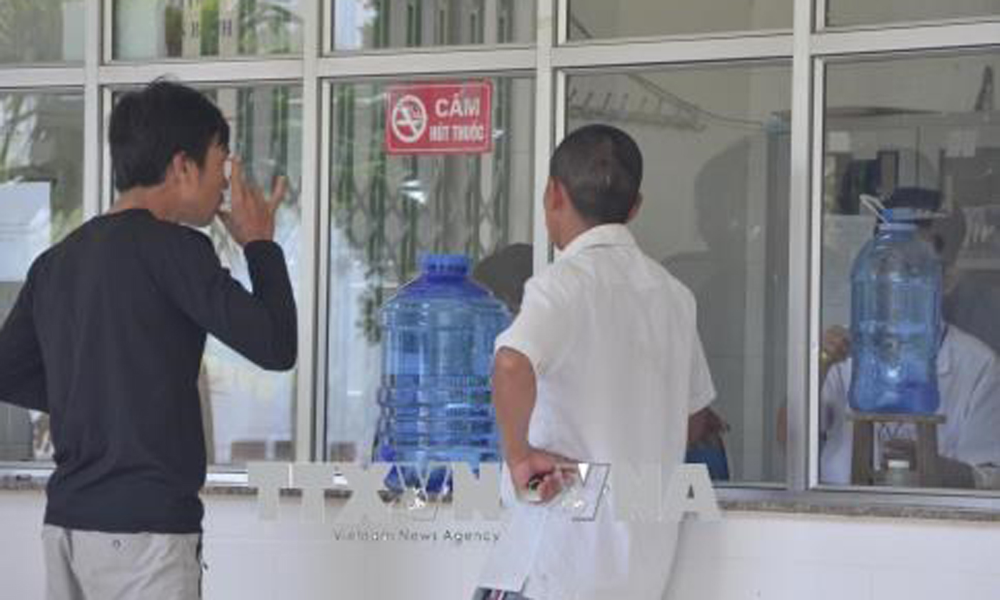 A patient in Dien Bien province taking methadone therapy (Photo: VNA)