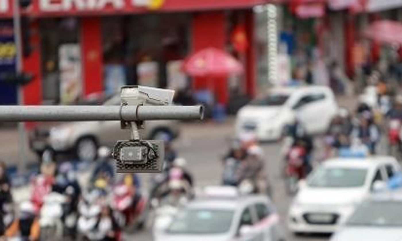 A surveillance camera on a street in Hanoi (Photo: VNA)