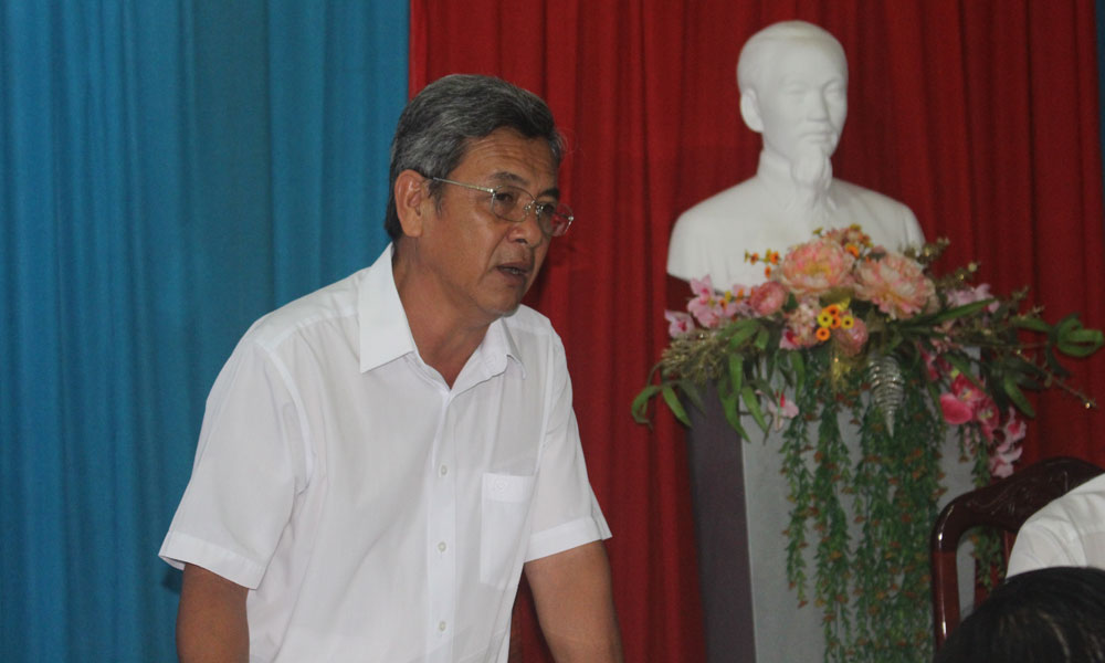 Phó Chủ tịch UBND huyện Cái Bè Nguyễn Văn Nha phát biểu tại buổi làm việc.