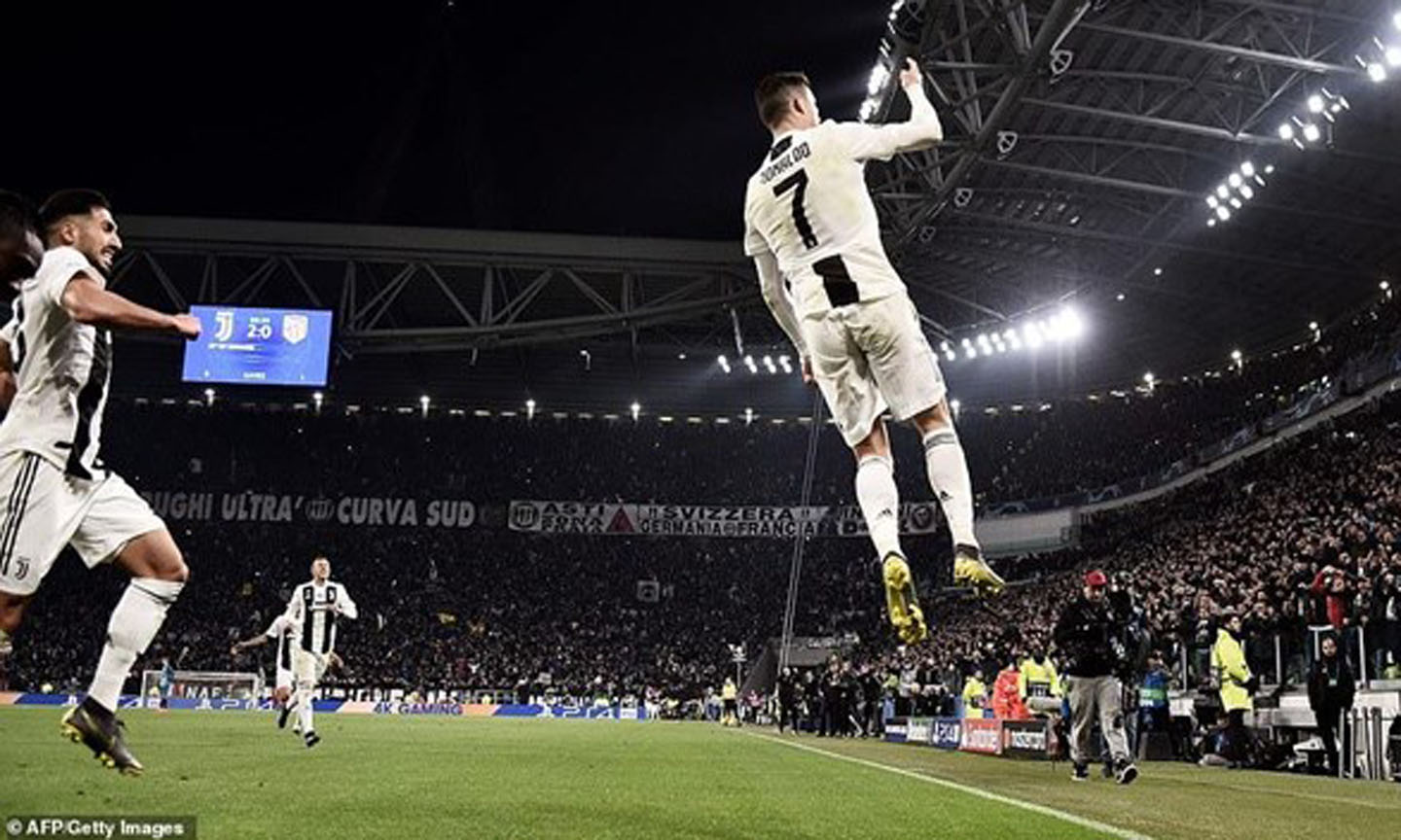 Juventus bay cao cùng Ronaldo.