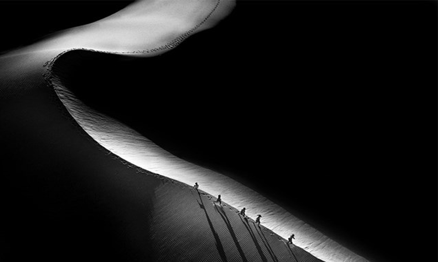 Exercise: ’Running Through The Sand Dunes’ by Pham Huy Trung — first prize winner in the Sport Category