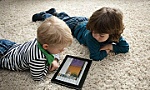 WHO kêu gọi hạn chế trẻ dưới 5 tuổi xem nhiều màn hình điện tử