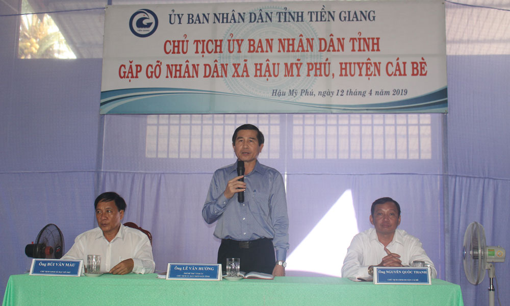 Chủ tịch UBND tỉnh Lê Văn Hưởng phát biểu tại buổi gặp gỡ nhân dân xã Hậu Mỹ Phú.