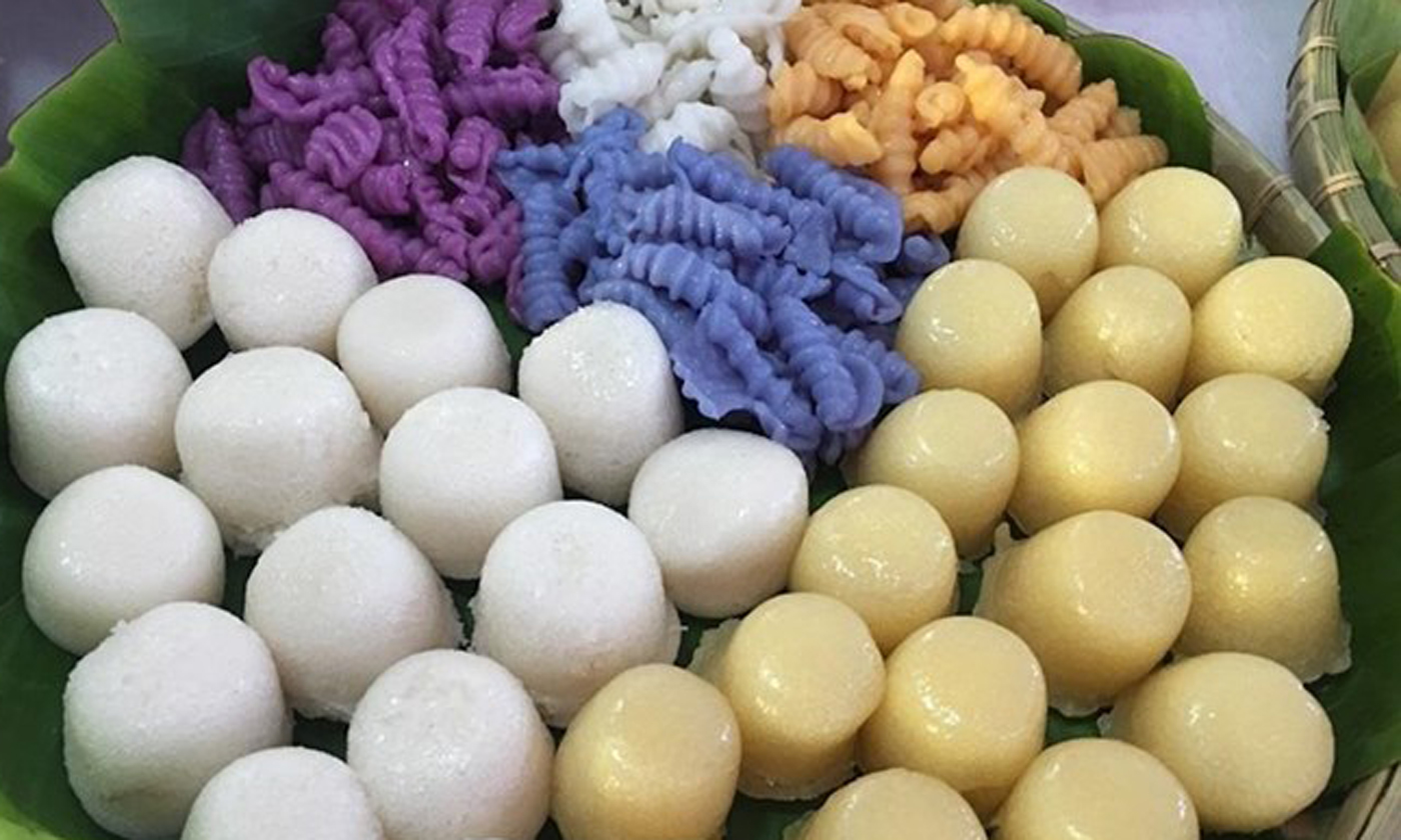  Visitors can taste 150 types of original traditional cakes and their 400 variations of the Kinh, Hoa, Khmer, and Cham people living in the Mekong delta region.